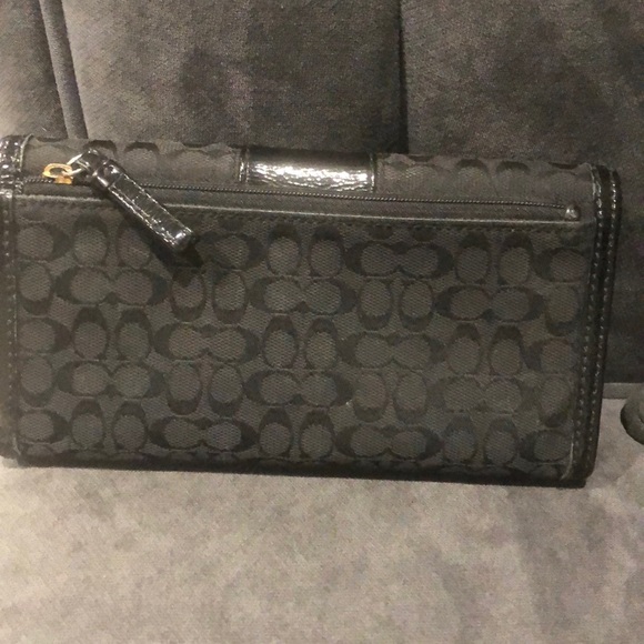 Authentic Coach wallet - Picture 2 of 8